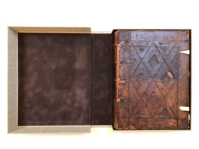 restoration of a leather binding