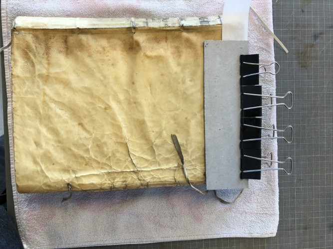 Restoration of a binding in parchment